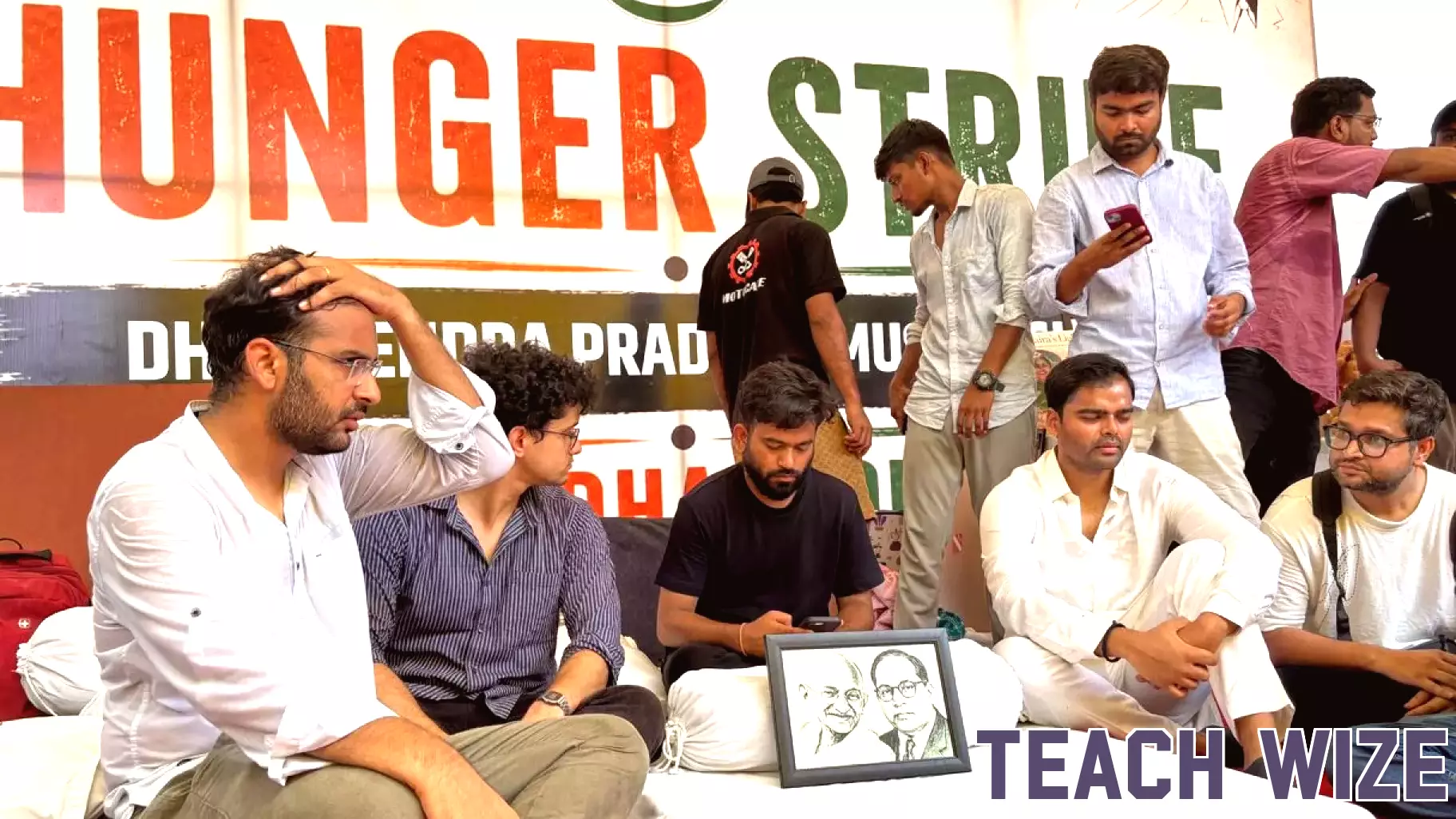 Indian police forcibly hospitalize a prominent Cockroach Party activist on hunger strike