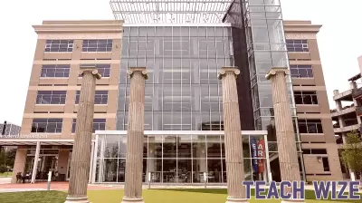 CALS committee discusses timeline, education requirements for selecting next director